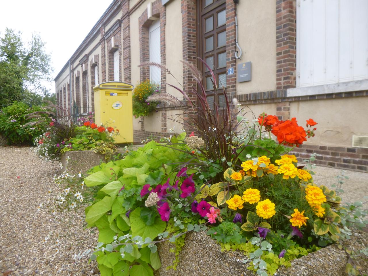 Jardinières mairie